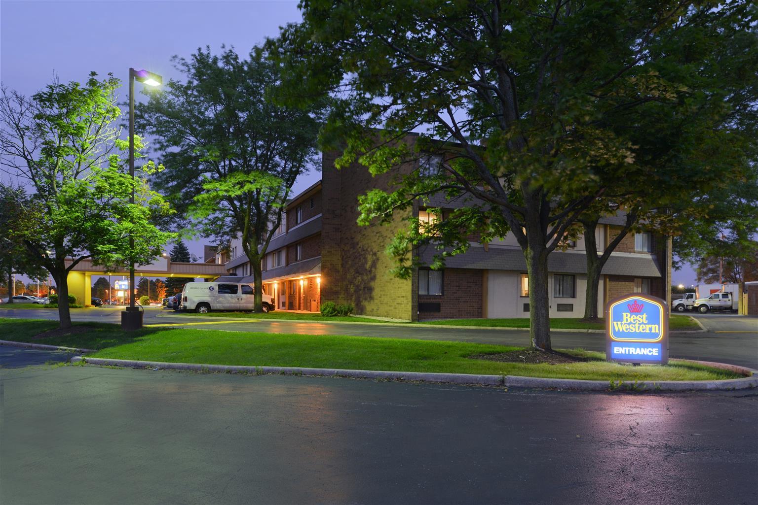 Best Western Naperville Inn Exterior photo